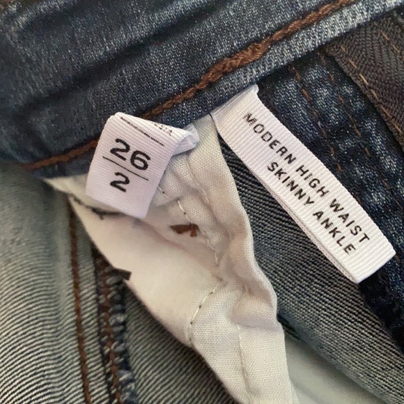 Ann Taylor LOFT || Women's Modern High Waist Skinny Ankle Denim Jeans; 26/2 - Picture 12 of 13